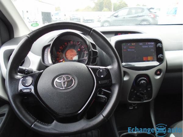 TOYOTA AYGO 1.0 VVT-i x-play 