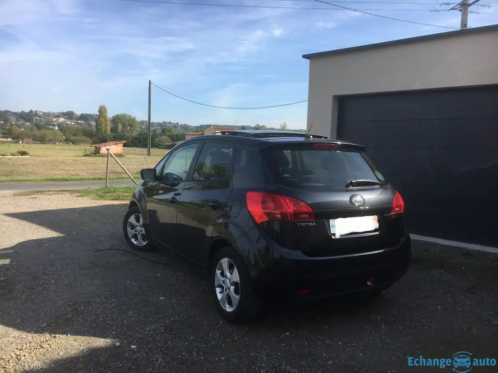KIA Venga Premium 1,6 CRDI 115CV - 2011