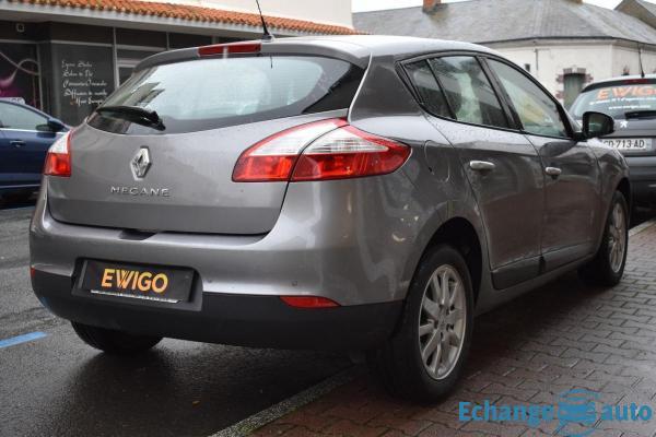 Renault Mégane III 2.0 16V 140CH Privilège CVT