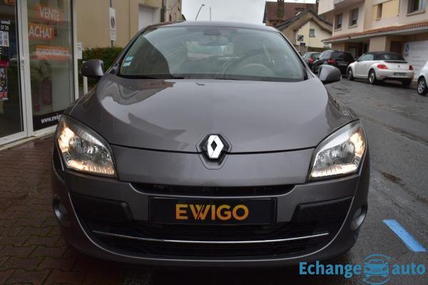 Renault Mégane III 2.0 16V 140CH Privilège CVT
