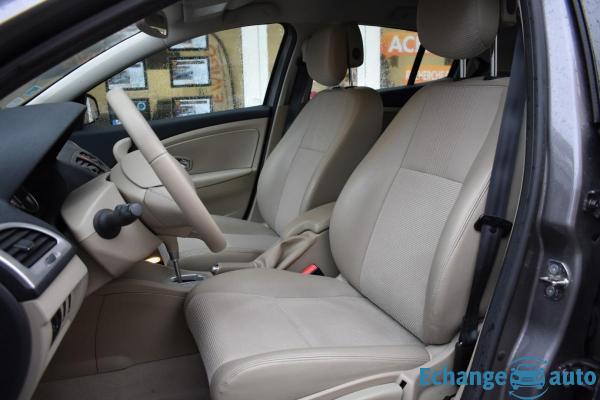 Renault Mégane III 2.0 16V 140CH Privilège CVT