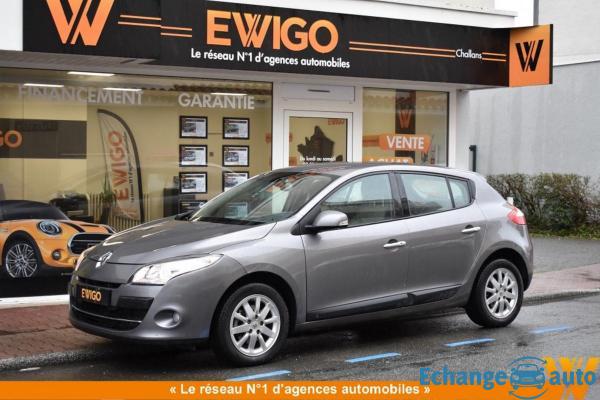 Renault Mégane III 2.0 16V 140CH Privilège CVT
