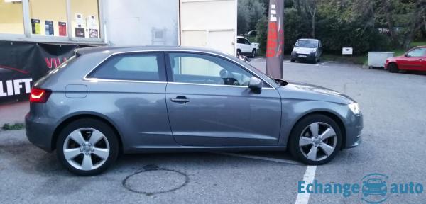 Audi A3 1.6 TDI 105 AMBITION TOIT OUVRANT