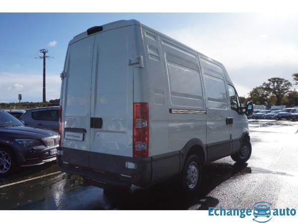 IVECO DAILY FOURGON 35S13 Réhaussé Rallongé BV6