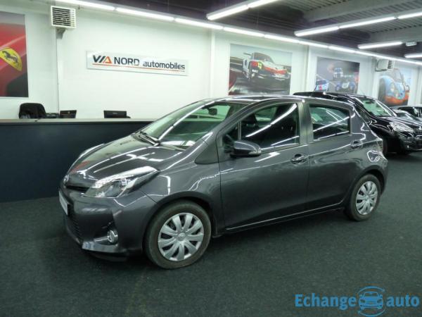 Toyota Yaris HYBRIDE BUSINESS 100H