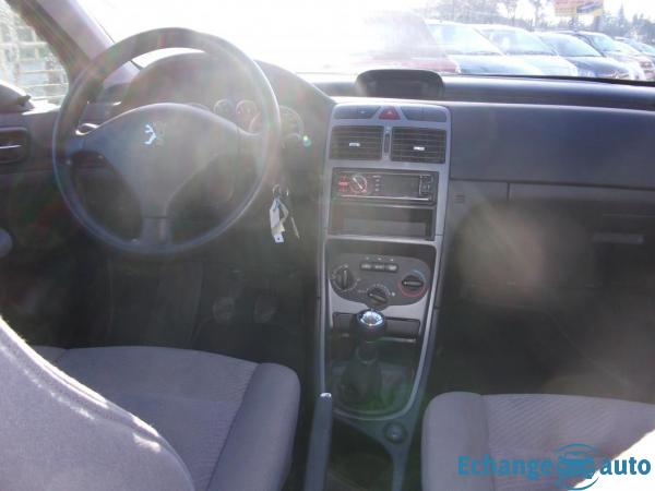 Peugeot 307 1.6 16V XR PRESENCE PACK CLIM