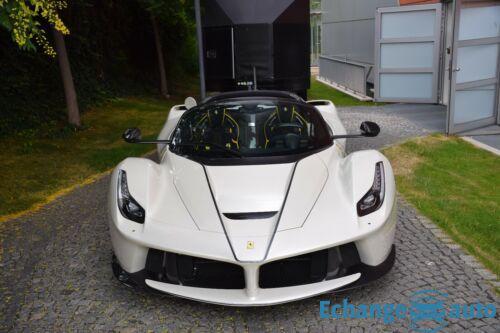 Ferrari LaFerrari Aperta