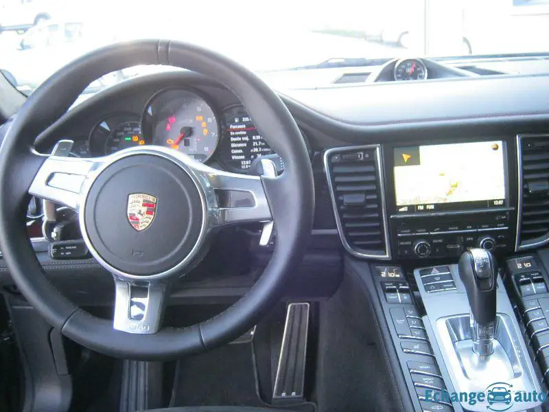 PORSCHE PANAMERA