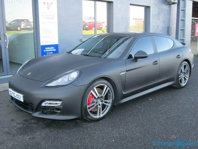 PORSCHE PANAMERA