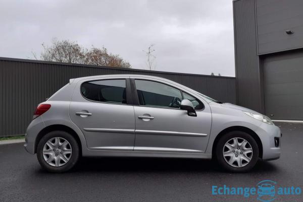 Peugeot 207 BUSINESS PACK 1.6 HDI 92 CH - GARANTIE 6 MOIS