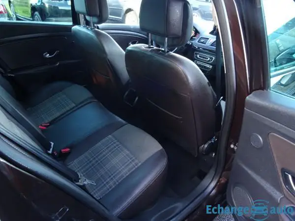 RENAULT MEGANE III  Mégane III dCi 110 FAP eco2 XV De France Champion Euro 5