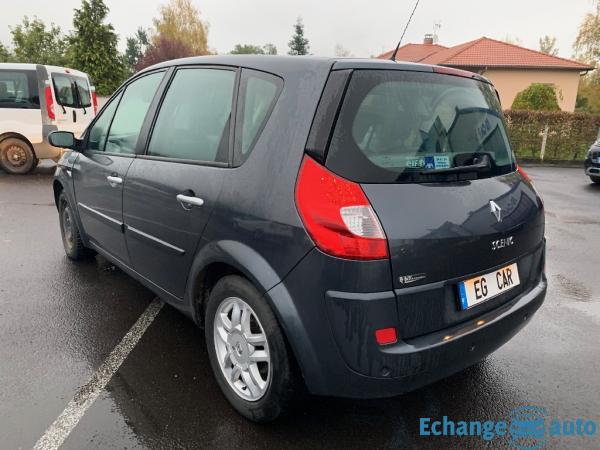 RENAULT SCENIC 1.9 dCi 130ch Jade 2009
