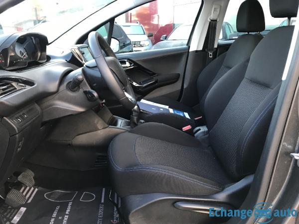 PEUGEOT 208 BlueHDi 100ch Signature+2019+CAMERA