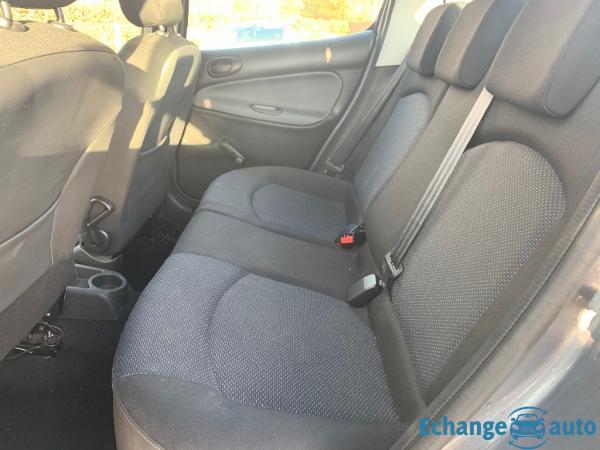 PEUGEOT 206+ 1.4 HDi 70ch BLUE LION Active+71MKM