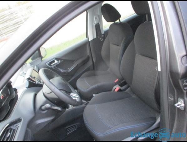 Peugeot 208 1.2 SIGNATURE 82 PTECH BVM