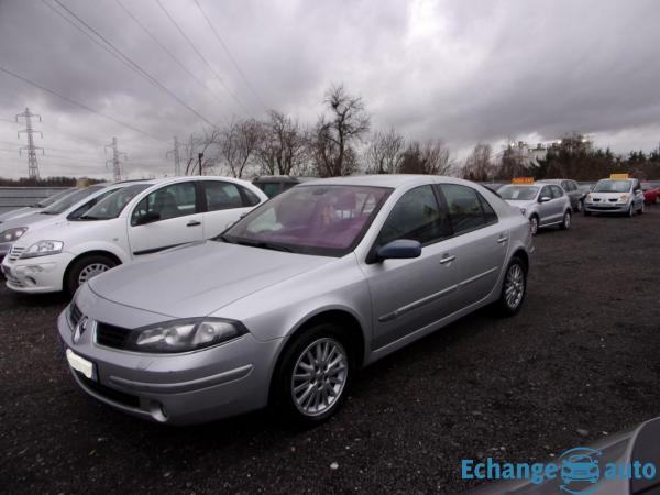 Renault Laguna II Phase 2 (BG) 1.9 dCi 130cv - En bon étét
