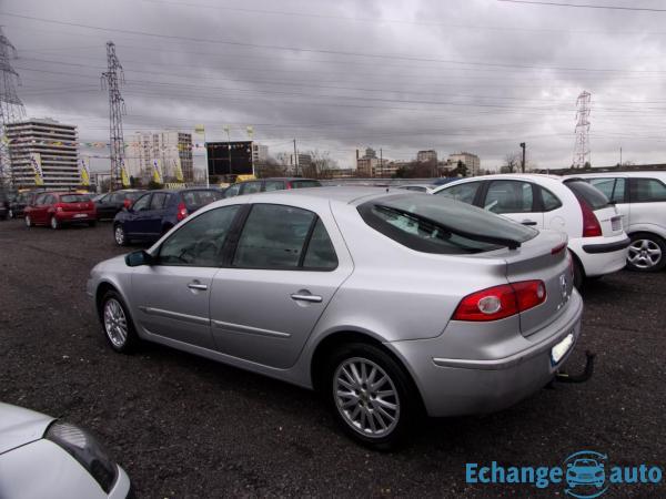 Renault Laguna II Phase 2 (BG) 1.9 dCi 130cv - En bon étét