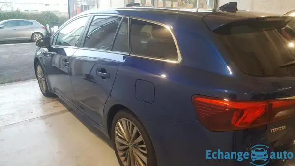 Toyota Avensis SW 2.0 D4D 143 Touring sport