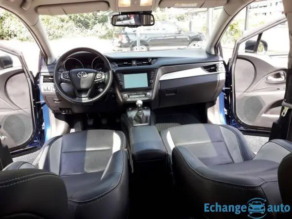 Toyota Avensis SW 2.0 D4D 143 Touring sport