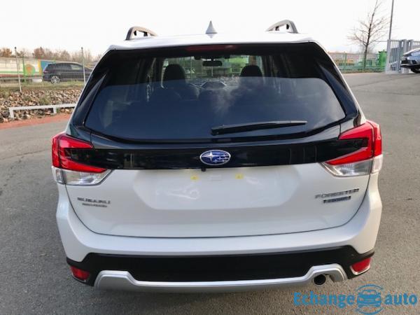 Subaru Forester 2.0 E-BOXER 167 LUXURY LINEAR TRONIC