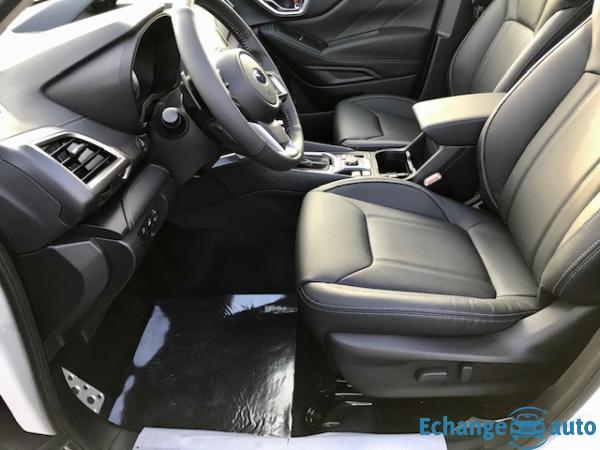 Subaru Forester 2.0 E-BOXER 167 LUXURY LINEAR TRONIC