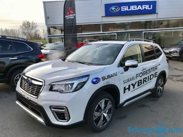 Subaru Forester 2.0 E-BOXER 167 LUXURY LINEAR TRONIC