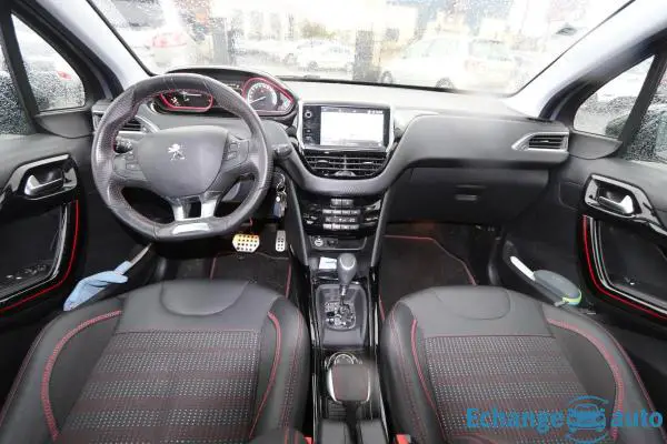 Peugeot 2008 1.2 PURE TECH GTLINE EAT 6