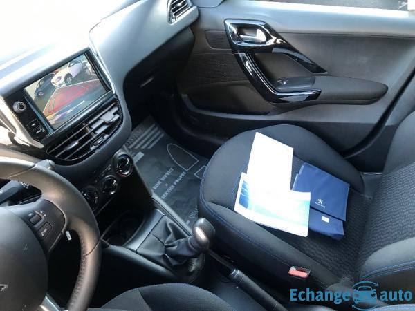 PEUGEOT 208 PureTech 82ch Signature+2019+CAMERA