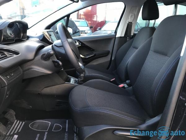 PEUGEOT 208 PureTech 82ch Signature+2019+CAMERA