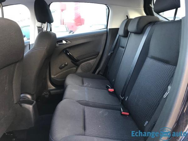 PEUGEOT 208 PureTech 82ch Signature+2019+CAMERA