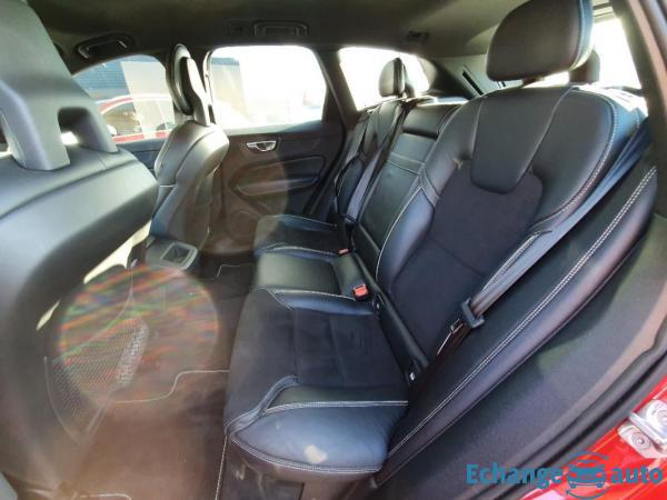 Volvo XC60 T5 254 R-DESIGN