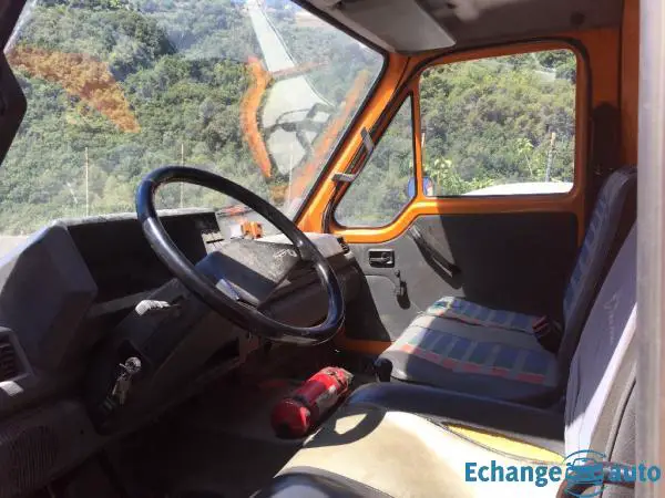 RENAULT B70 camion benne