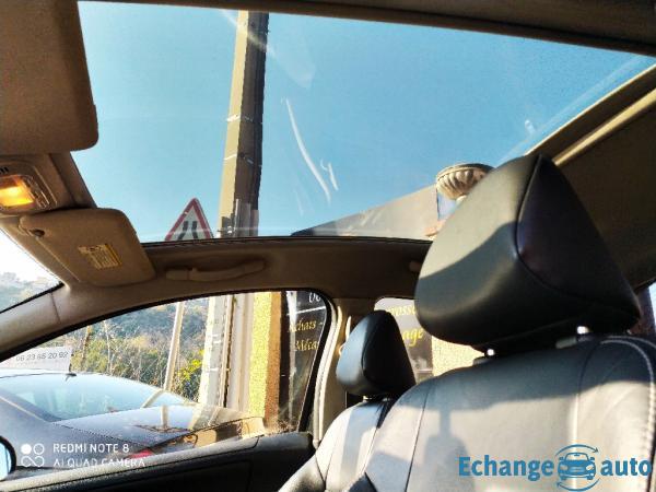 PEUGEOT 207 1.6 HDi 110ch Féline 