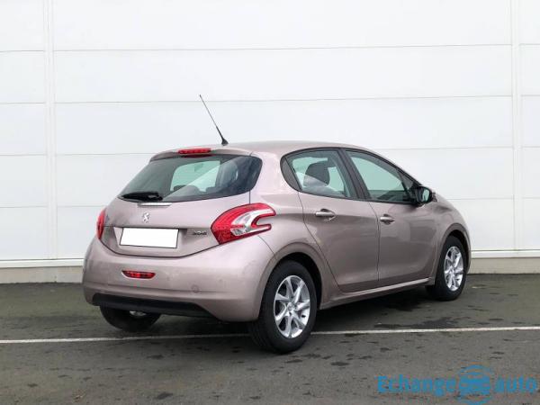 Peugeot 208 1.2 PureTech 82ch Active Blossom grey