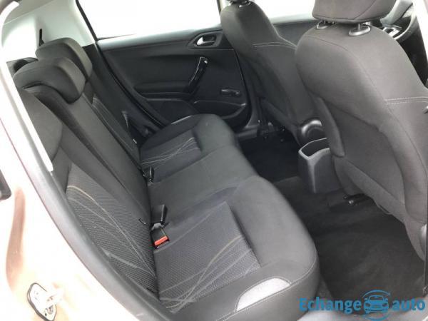 Peugeot 208 1.2 PureTech 82ch Active Blossom grey