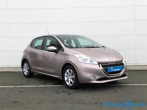 Peugeot 208 1.2 PureTech 82ch Active Blossom grey