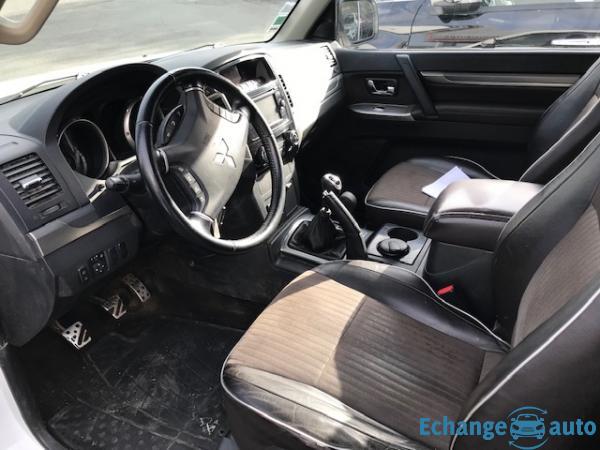 Mitsubishi Pajero III (2) 3.2 DI-D 200 INTENSE 3P EURO5