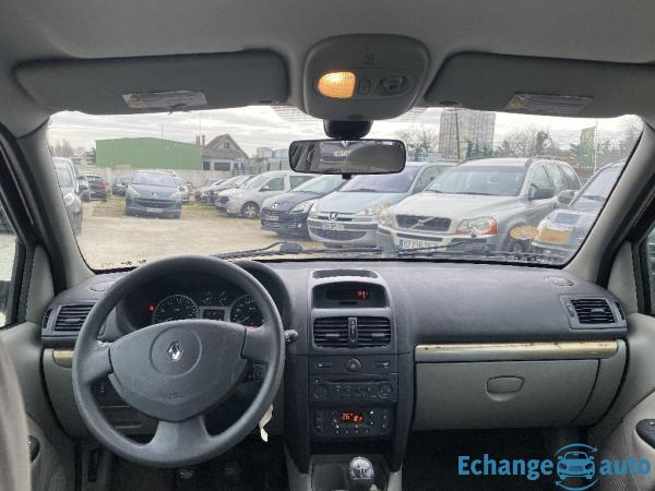 RENAULT CLIO II 1.6i 16V Dynamique