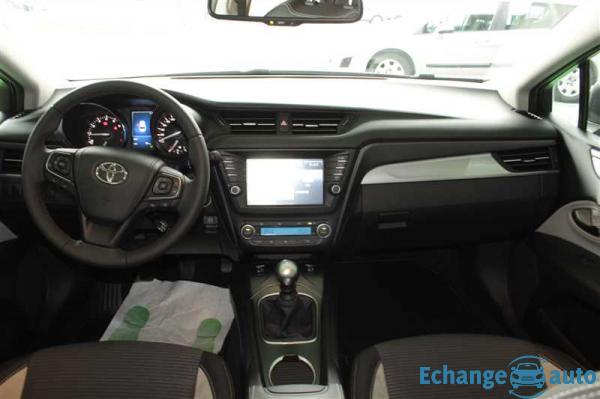 Toyota Avensis SPORTS Touring 147 VVT-i Dynamic