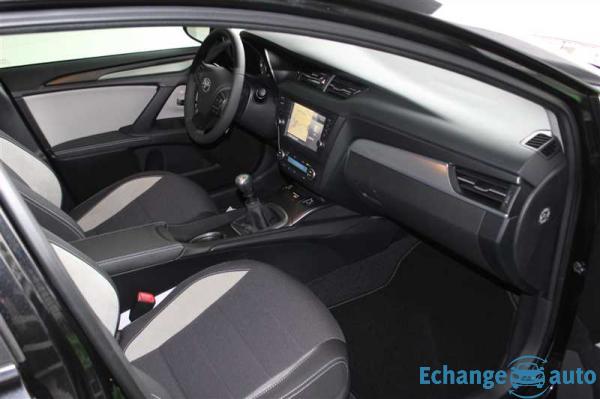 Toyota Avensis SPORTS Touring 147 VVT-i Dynamic