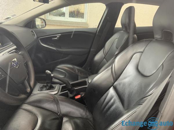 Volvo V40 1,6L TDI 115CV MOMENTUM GARANTIE 6 MOIS