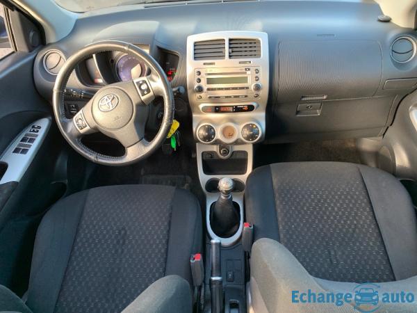 TOYOTA URBAN CRUISER 90 D-4D FAP 2WD Life 