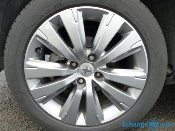 Peugeot 3008 1.6 HDI 110 PREMIUM PACK