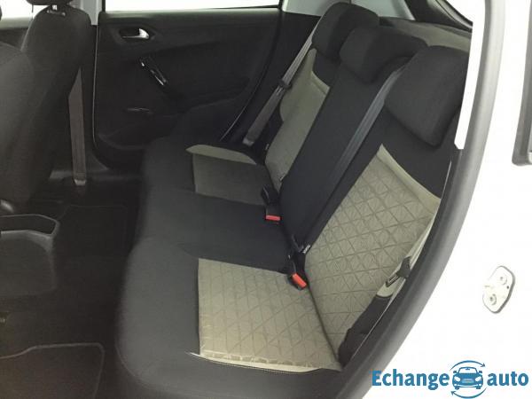 Peugeot 208 1.2 VTi Envy 82 ch