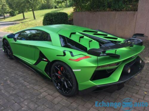 Lamborghini AVENTADOR SVJ