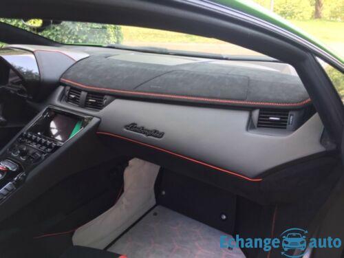 Lamborghini AVENTADOR SVJ