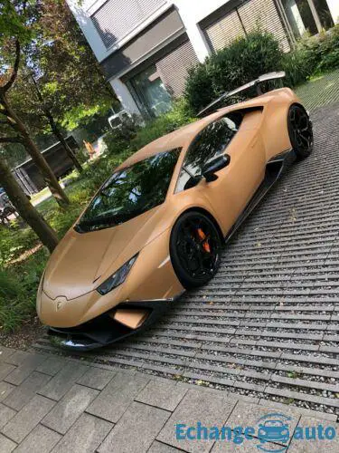 Lamborghini Huracan LP 640-4 Performante