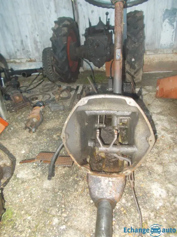 tracteur hako track  pour pièce