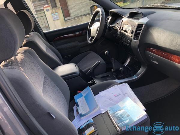 TOYOTA Land Cruiser 165 D-4D VX 8 SIEGES 1ère MAIN