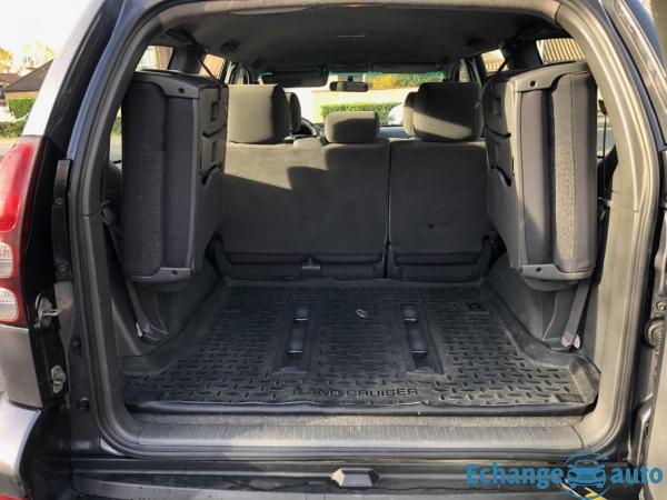 TOYOTA Land Cruiser 165 D-4D VX 8 SIEGES 1ère MAIN